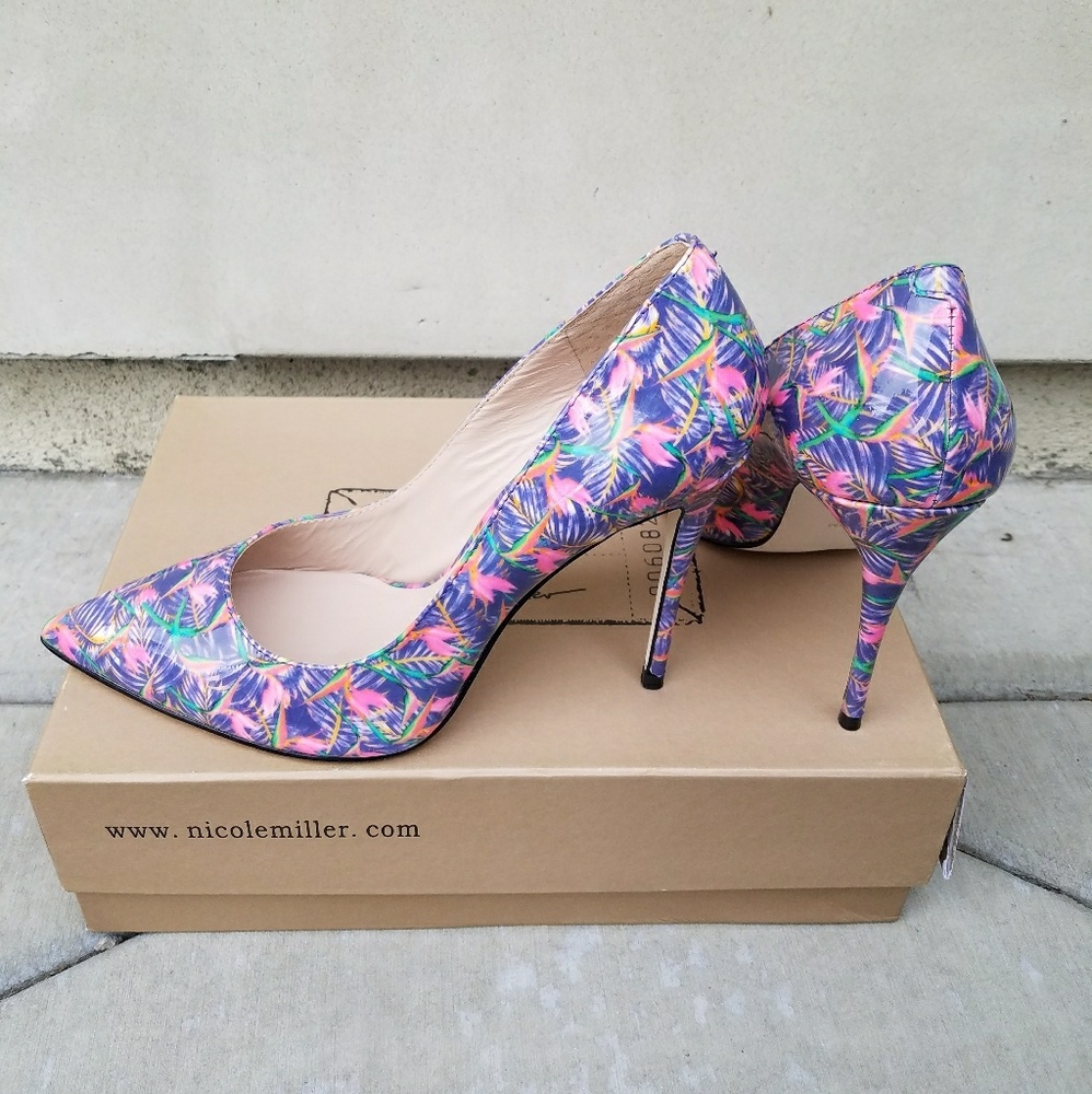 Fabulous Nicole Miller Stilletos - Picture 5 of 7